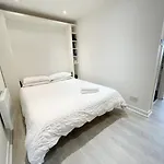 Executive 10th Floor Studio Flat Glasgow