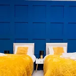 Cheerful 2 Bedroom Homely Apartment, Sleeps 4 Guest Comfy, 3x Double Bed, Parking, Free Wifi, Suitable For Business, Leisure Guest,glasgow, West End, Near Centre, Perfect For Common Wealth Games 2026 * Γλασκώβη