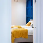 Cheerful 2 Bedroom Homely Apartment, Sleeps 4 Guest Comfy, 3x Double Bed, Parking, Free Wifi, Suitable For Business, Leisure Guest,glasgow, West End, Near Centre, Perfect For Common Wealth Games 2026 Διαμέρισμα *