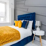 Διαμέρισμα Cheerful 2 Bedroom Homely Apartment, Sleeps 4 Guest Comfy, 3x Double Bed, Parking, Free Wifi, Suitable For Business, Leisure Guest,glasgow, West End, Near Centre, Perfect For Common Wealth Games 2026