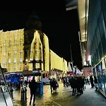 Executive Triplex House, 3 Bedroom 3 Bathrooms 1 Living Kitchen - Huge Terrace For Master Bedroom - Private E Parking Lez Congestion Zone Free - Garden - 5 Mins Drive To Centre Station 펜션