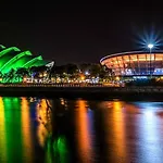 펜션 Executive Triplex House, 3 Bedroom 3 Bathrooms 1 Living Kitchen - Huge Terrace For Master Bedroom - Private E Parking Lez Congestion Zone Free - Garden - 5 Mins Drive To Centre Station 글라스고