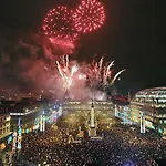 Executive Triplex House, 3 Bedroom 3 Bathrooms 1 Living Kitchen - Huge Terrace For Master Bedroom - Private E Parking Lez Congestion Zone Free - Garden - 5 Mins Drive To Centre Station 펜션