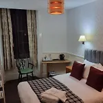 The Hampton Court Отель 3*
