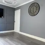 2 Bedroom At Secc Hydro Free Parking