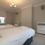 Signature - Moss View Apartment