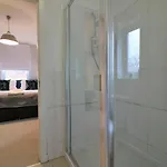 Signature - Moss View Apartman Glasgow