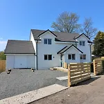 Signature - Railway House 5 Bed *