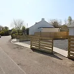 Signature - Railway House 5 Bed * Glasgow