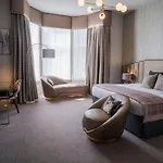 Number 10 Hotell