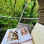 Designer House - Of / 'hillhead' West End G12 - Luxurious & Contemporary Detached House / Terrace / Garden / 'electric Car Charging' Garage Parking Vila