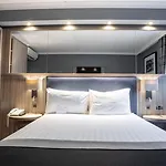 هوليداي إن غلاسكو تياترلاند فندق 4*