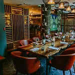 Grosvenor 4*