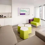 מלון Yotel