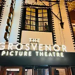 Vila Designer House - Of / 'hillhead' West End G12 - Luxurious & Contemporary Detached House / Terrace / Garden / 'electric Car Charging' Garage Parking