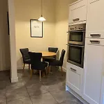 Victorian 3 Bedroom Main Door Flat, King Size Beds , Large アパート グラスゴー