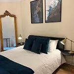 アパート Victorian 3 Bedroom Main Door Flat, King Size Beds , Large *