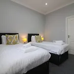 Signature - Greenlees Clubhouse Apartment *