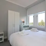 Signature - Greenlees Clubhouse Apartment Glasgow