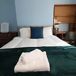 Signature - Dumbreck House *