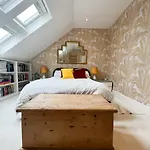 3-bed Bonny Flat - West End Centre דירה גלאזגו