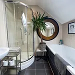 דירה 3-bed Bonny Flat - West End Centre