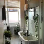 Spacious 3 Bed Flat In The Heart Of The West End. Διαμέρισμα Γλασκώβη