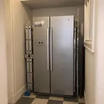 Spacious 3 Bed Flat In The Heart Of The West End. *