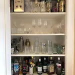 Spacious 3 Bed Flat In The Heart Of The West End. *