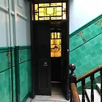 Spacious 3 Bed Flat In The Heart Of The West End.