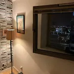 Designer Penthouse With Riverviews - G1 Centre, 3 Bedrooms, 2 Bathrooms, 1 Living / Kitchen. Full Floor, Wrap Around Terrace, Panoramic Views, Off Station / Buchanan Street غلاسغو