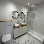 Διαμέρισμα 3 Bedroom/3 Bathroom Large Flat Near Ovo Hydro