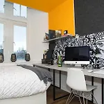 Apartment Modern Living At Riverside In The Heart Of Glasgow
