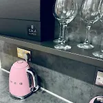 펜션 Executive Triplex House, 3 Bedroom 3 Bathrooms 1 Living Kitchen - Huge Terrace For Master Bedroom - Private E Parking Lez Congestion Zone Free - Garden - 5 Mins Drive To Centre Station 글라스고