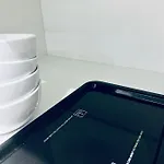 Executive Triplex House, 3 Bedroom 3 Bathrooms 1 Living Kitchen - Huge Terrace For Master Bedroom - Private E Parking Lez Congestion Zone Free - Garden - 5 Mins Drive To Centre Station 펜션 글라스고