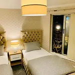 דירה Centre Flat With River Views And Parking