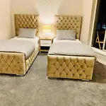 דירה Centre Flat With River Views And Parking