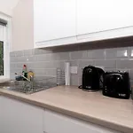 Apartmán 4 Bedrooms Homely House - Sleeps 6 Comfortably With 6 Double Beds,glasgow, Free Street Parking, Business Travellers, Contractors, & Holiday-goers, Near Major Transport Links In & Centre, Perfect For Common Wealth Games 2026 *