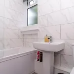 4 Bedrooms Homely House - Sleeps 6 Comfortably With 6 Double Beds,glasgow, Free Street Parking, Business Travellers, Contractors, & Holiday-goers, Near Major Transport Links In & Centre, Perfect For Common Wealth Games 2026