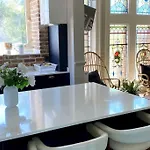 Stunning 3 Bedroom Victorian Near Pollok Country Park *