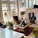 Stunning 3 Bedroom Victorian Near Pollok Country Park