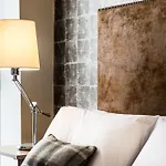 Szálloda West By Compass Hospitality
