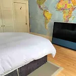 公寓 Of Joy - 3 Bedroom With Private Garden