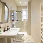 Of Joy - 3 Bedroom With Private Garden 公寓