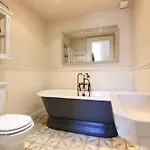 Of Joy - 3 Bedroom With Private Garden 公寓 格拉斯哥