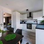 Sleepluxury Aparthouse * גלאזגו