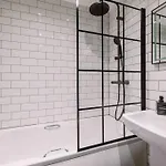 Sleepluxury Aparthouse Дом отдыха Глазго