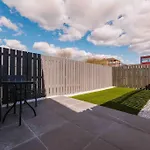 Sleepluxury Aparthouse בית נופש