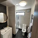 Spacious 3-bedroom On Country Estate Near - Sleeps 6