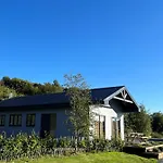 Spacious 3-bedroom On Country Estate Near - Sleeps 6 *